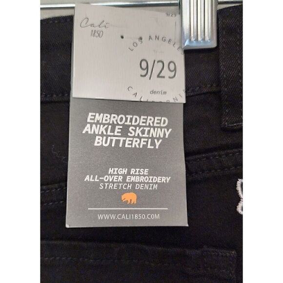 Cali 1850 Black & White Butterfly Embroidery Ankle Jeans Size 9/29 - Picture 6 of 7